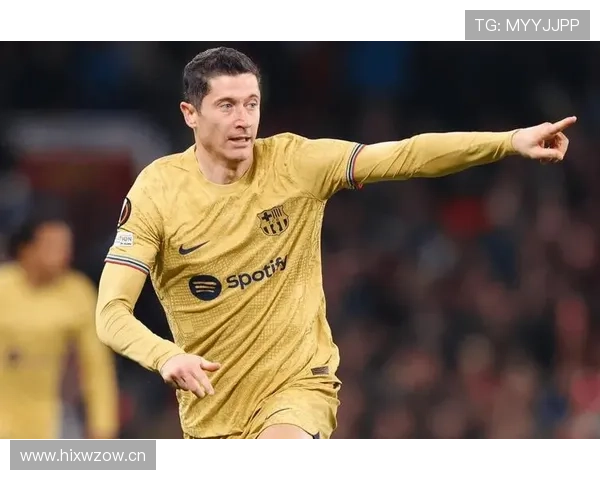 莱万多夫斯基生涯关键节点解析：多特崛起到拜仁封神