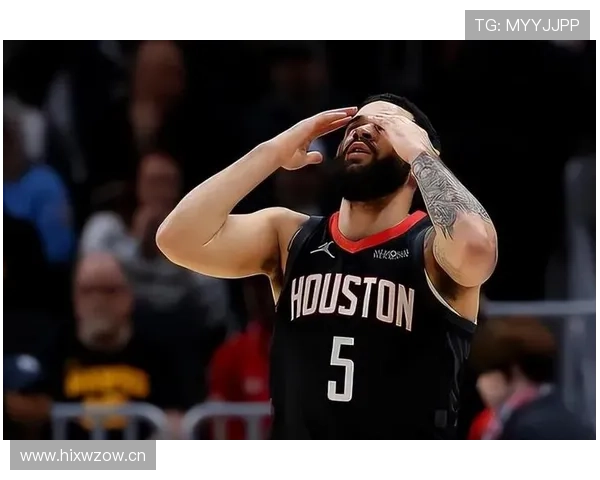 范弗利特无球跑动制造空位，三分效率领跑后卫